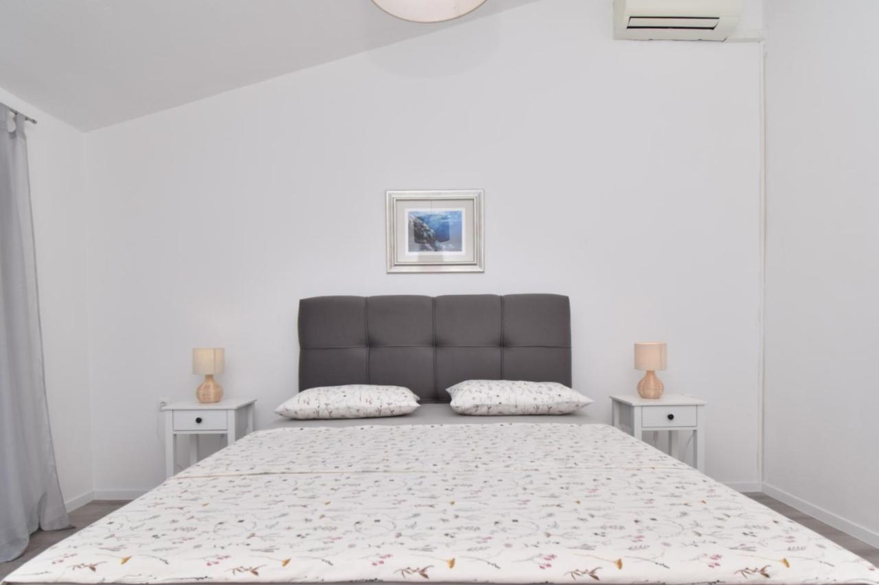 Sunny Room Tučepi エクステリア 写真